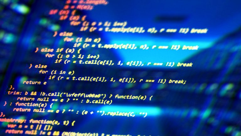 با باگ جدید «Trojan Source» هکرها می‌توانند تمام کامپایلرهای کد رایانه را بردارند
