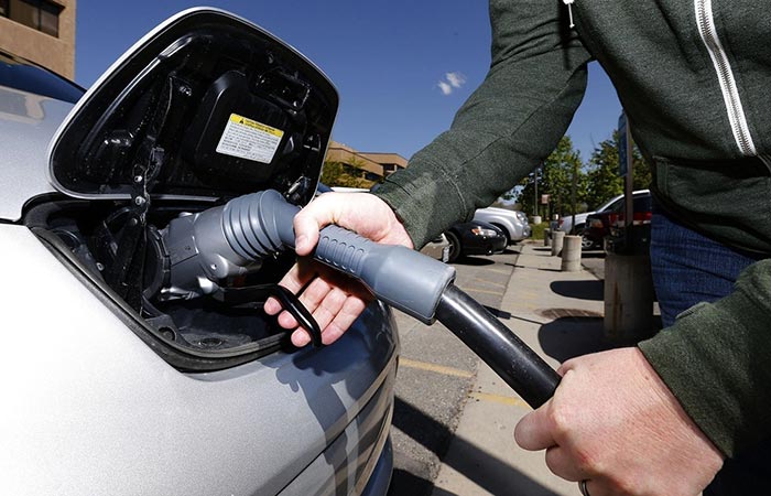 محققان فناوری شارژ کم هزینه را برای کاهش 50 درصدی قیمت خودروهای برقی توسعه می‌دهند