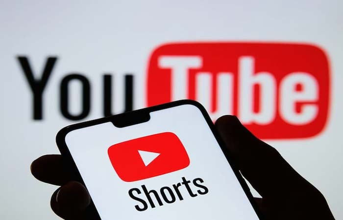 گوگل برای مقابله با TikTok شروع به آزمایش تبلیغات در YouTube Shorts می‌کند