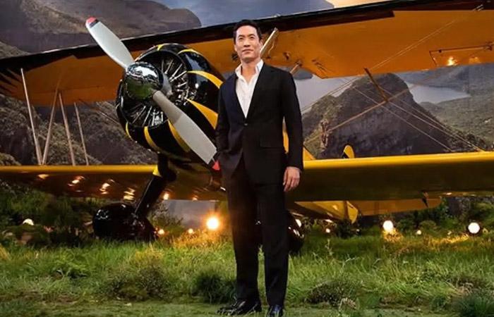 استیون اویونگ در نقش مستر نگاتیو