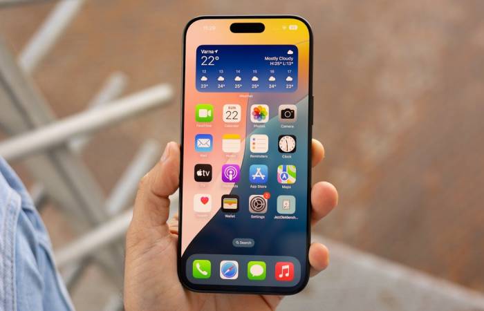 اپل می‌تواند کنار گذاشتن آیفون 18 در سال آینده، سنت‌شکنی کند، اما یک سورپرایز در راه است!