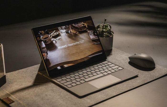 تبلت 2 در 1 هواوی میت‌پد اج با 24 گیگابایت رم و 1 ترابایت حافظه داخلی عرضه خواهد شد.